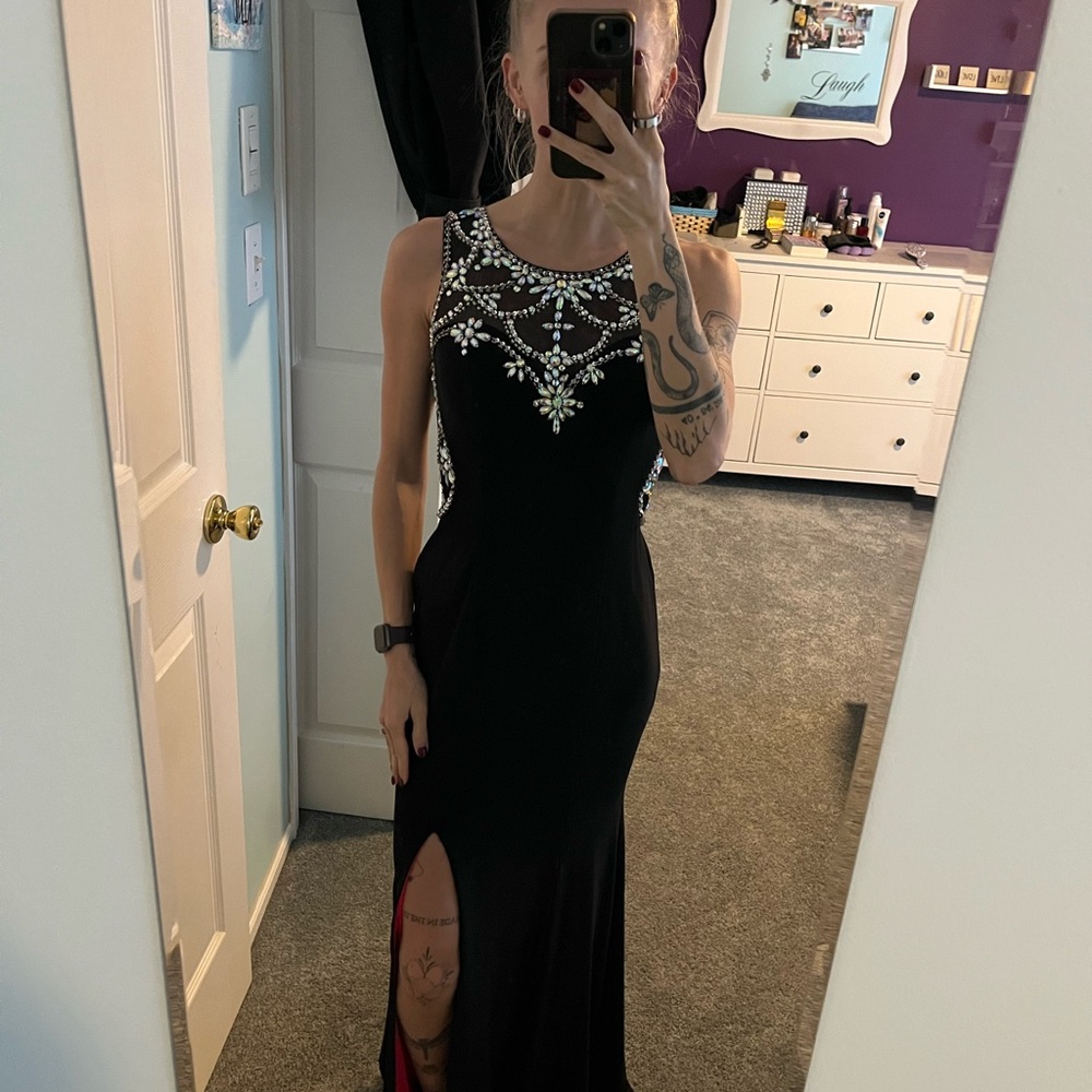 Elegant Black Sleeveless Dress with Embellishments